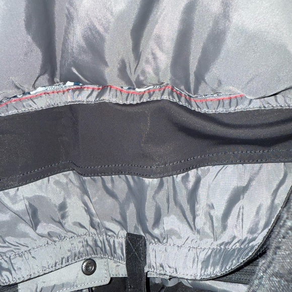 Burton The White Collection Men's Black Snowboard Jacket! EUC - Picture 6 of 7